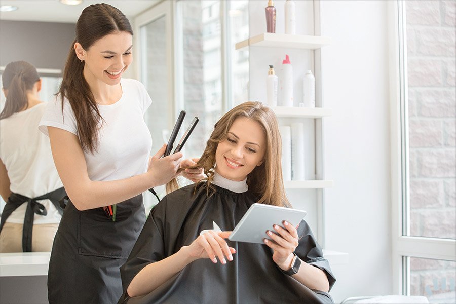 BEAUTICIAN